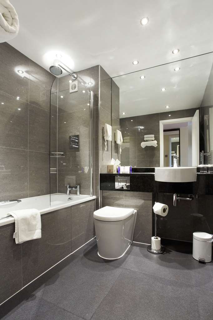 The Manor House At Celtic Manor Otel Newport  Oda fotoğraf