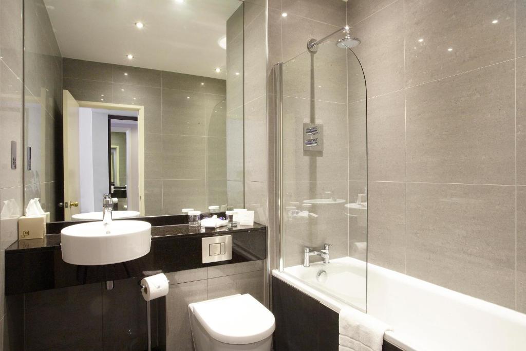 The Manor House At Celtic Manor Otel Newport  Oda fotoğraf